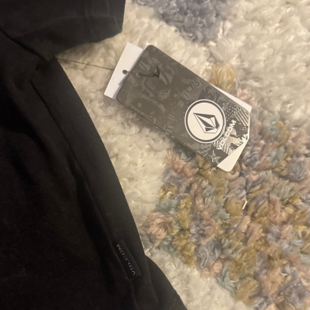 Volcom Set - Picture 4 of 8